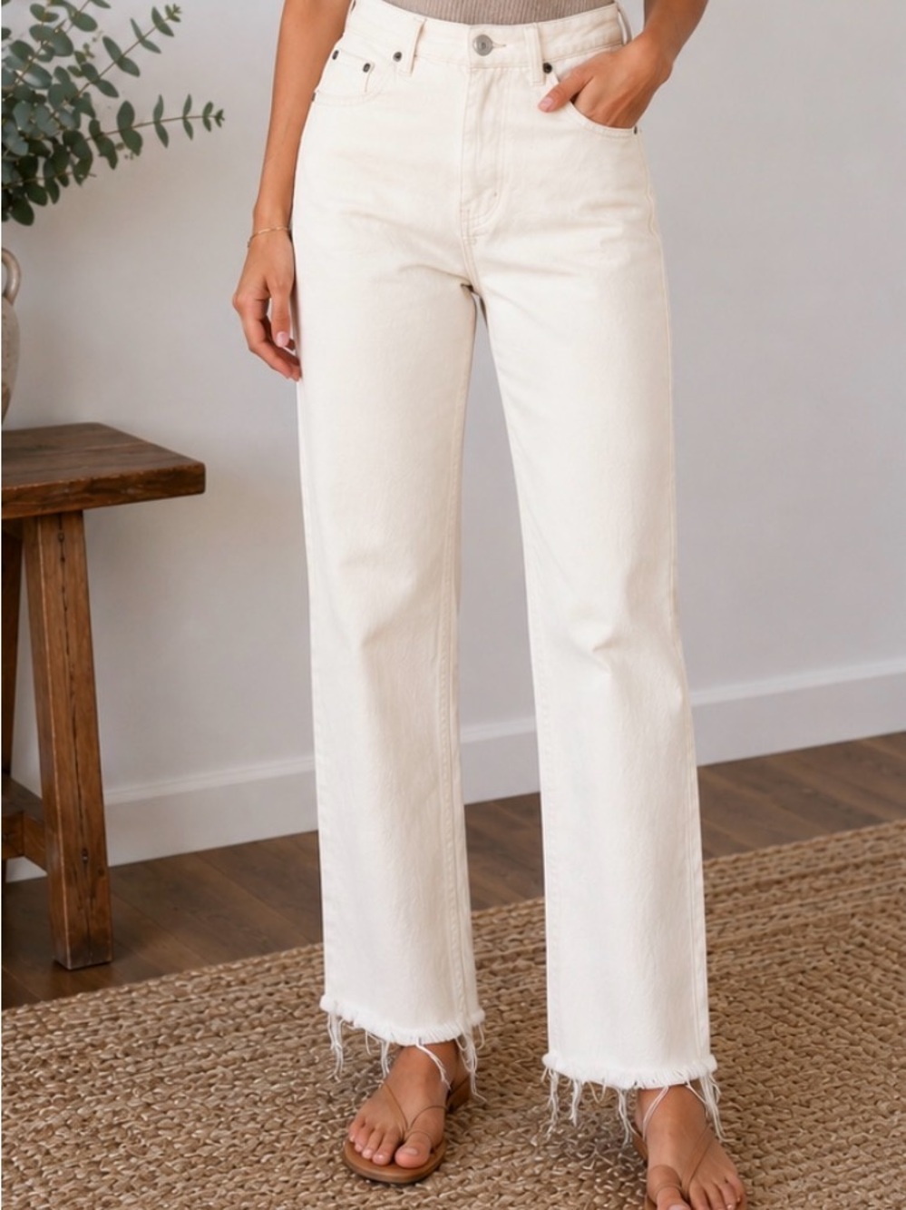 Zara High Rise white Straight Leg Jeans Raw Hem Women’s 0 Neutral white Denim